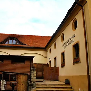 https://pension-u-hastrmana.praguehotelsweb.com